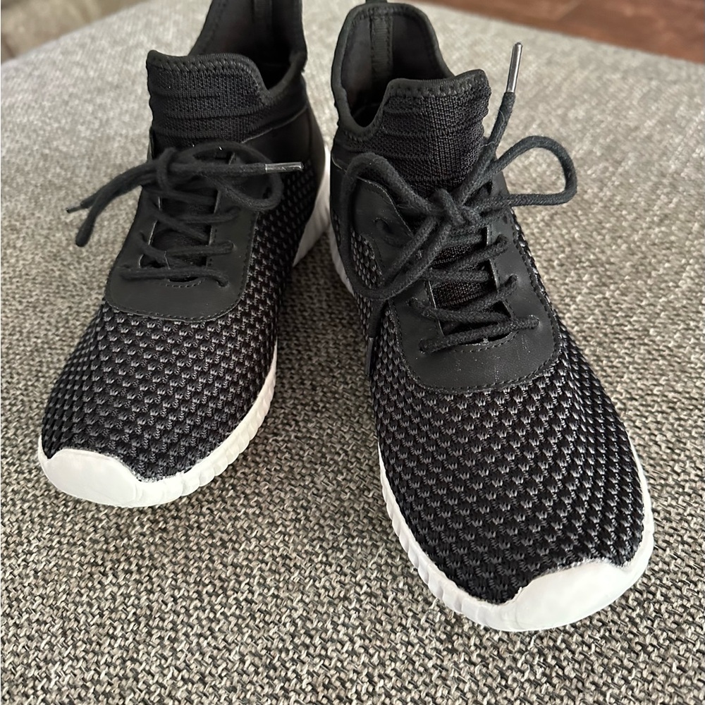 Dirty Laundry Black Sneakers
